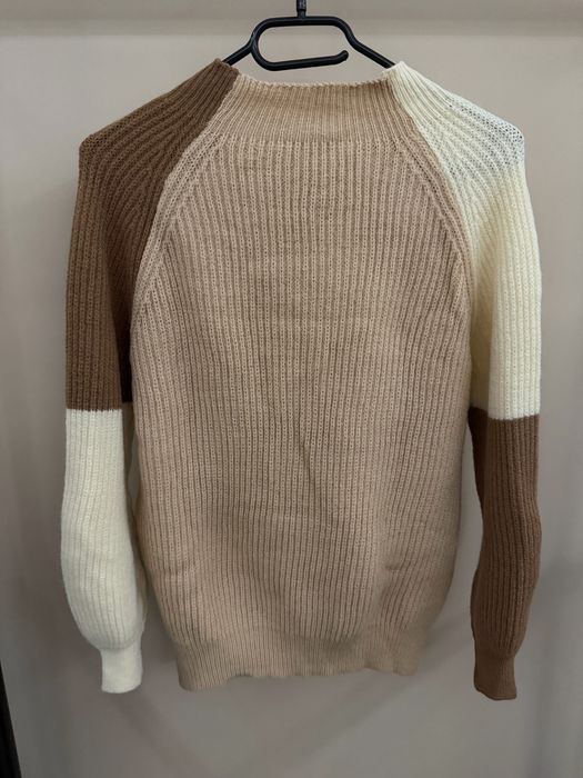 Многоцветен пуловер