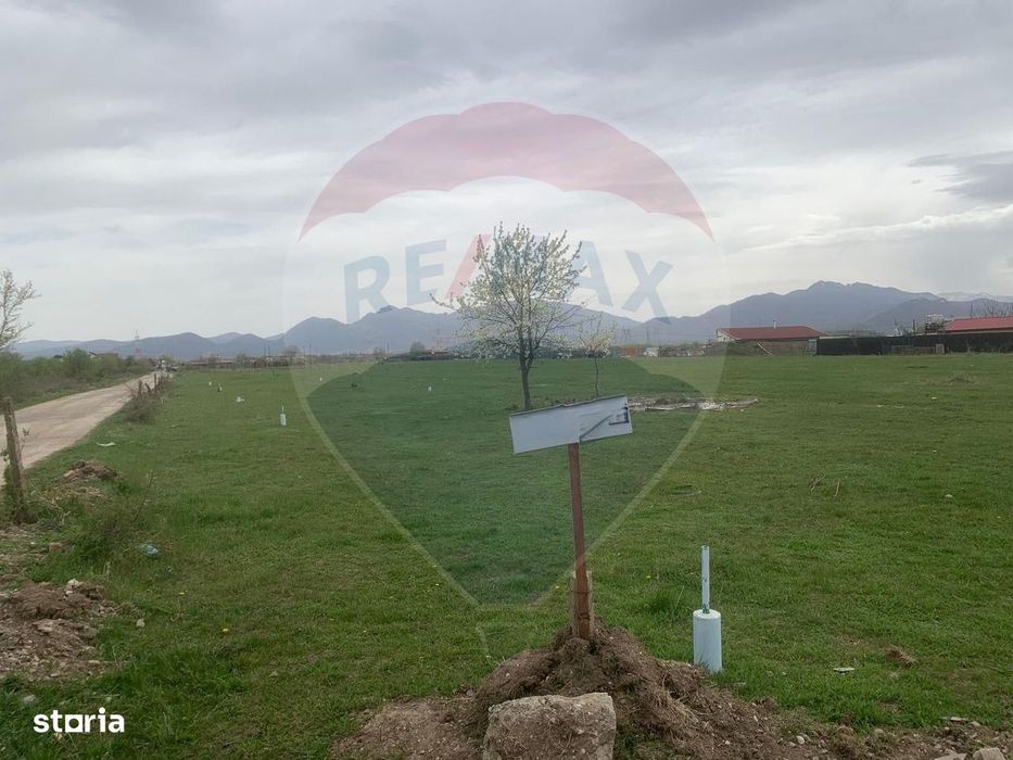 Vanzare teren intravilan 386mp, deschidere 21ml, Sanpetru Brasov