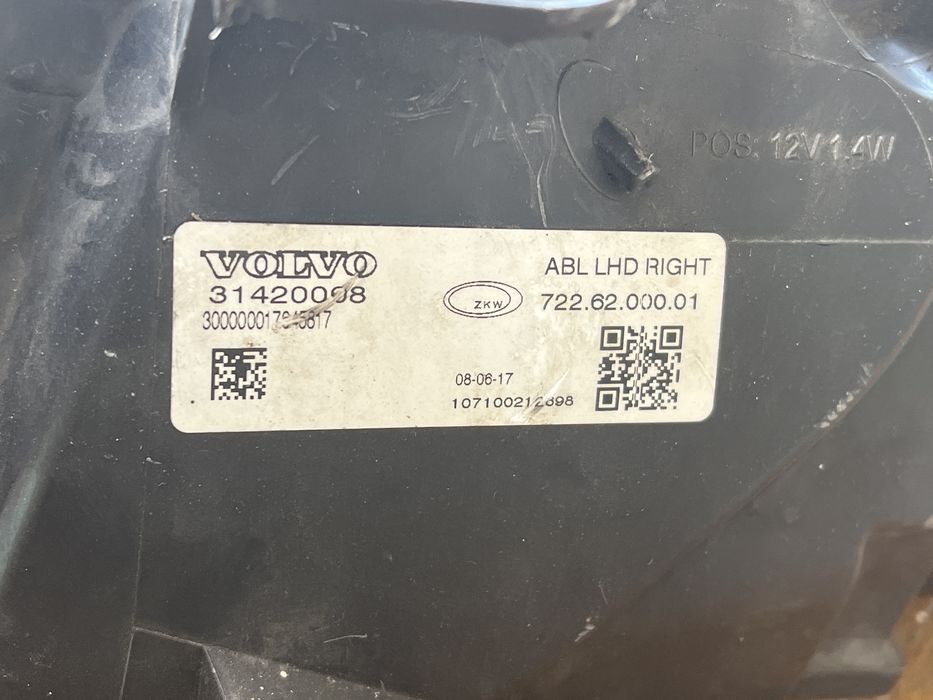 Volvo V40 2017 Xenon десен фар