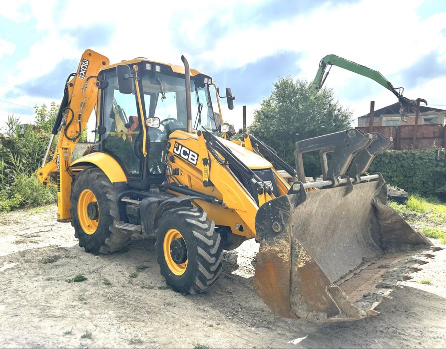 JCB 3CX -2021 (3000 ore)