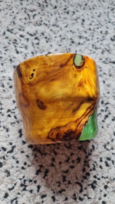 Vând bol lemn cu rășină