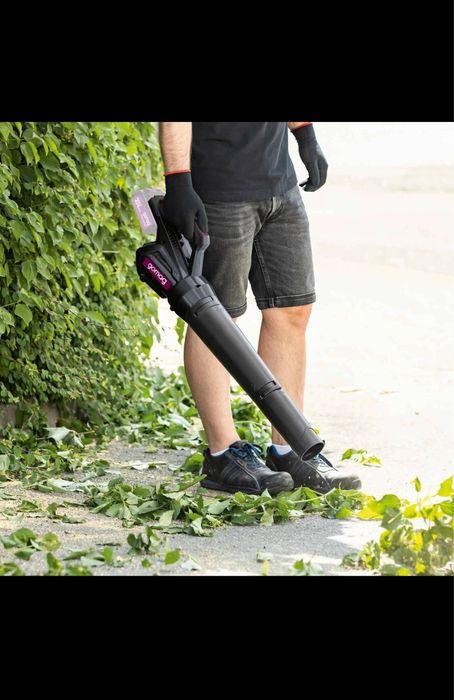 Suflanta pe acumulator frunze ,resturi vegetale