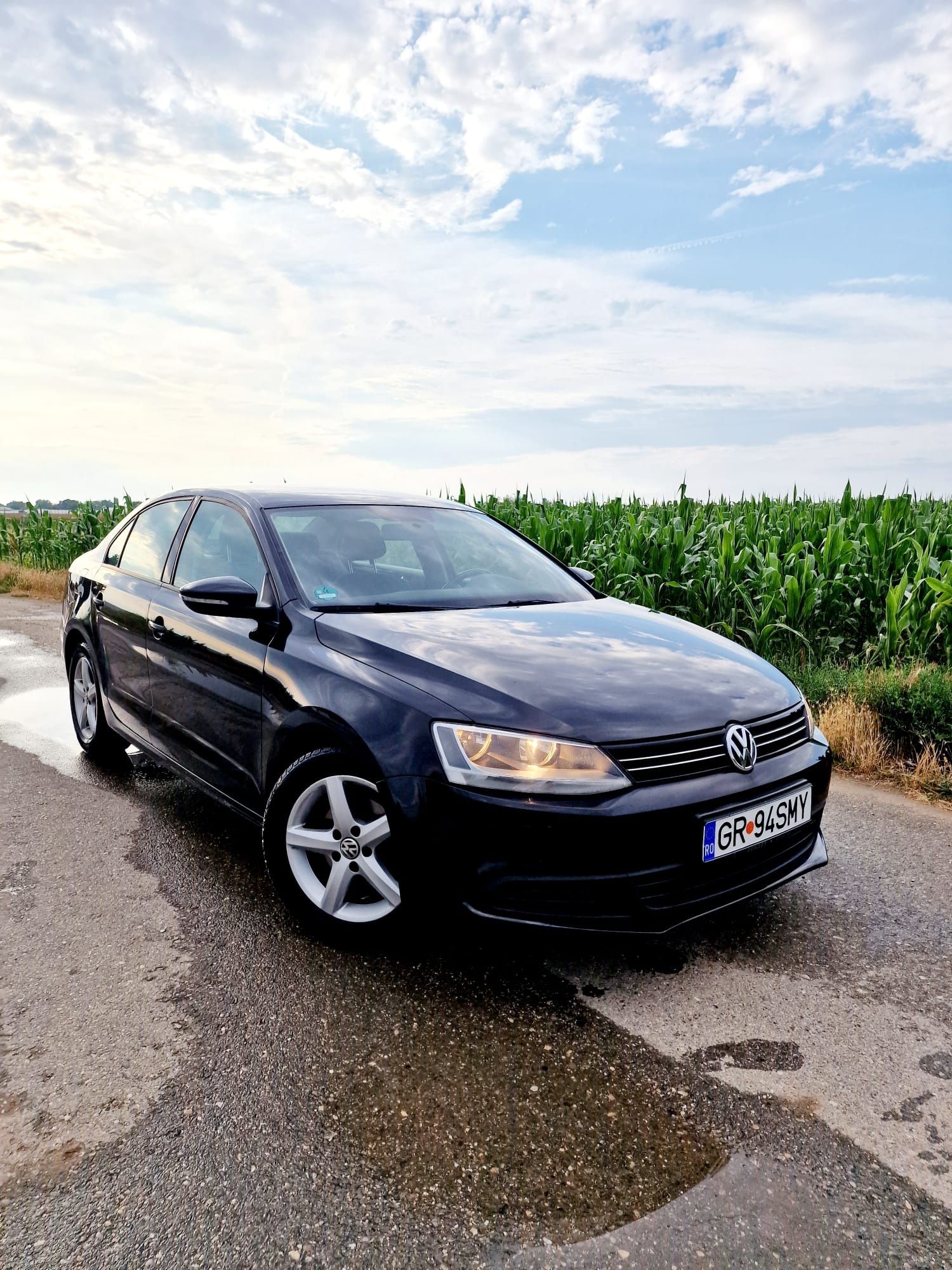 Vand vw jetta an 2012 in stare perfectă de funcționare