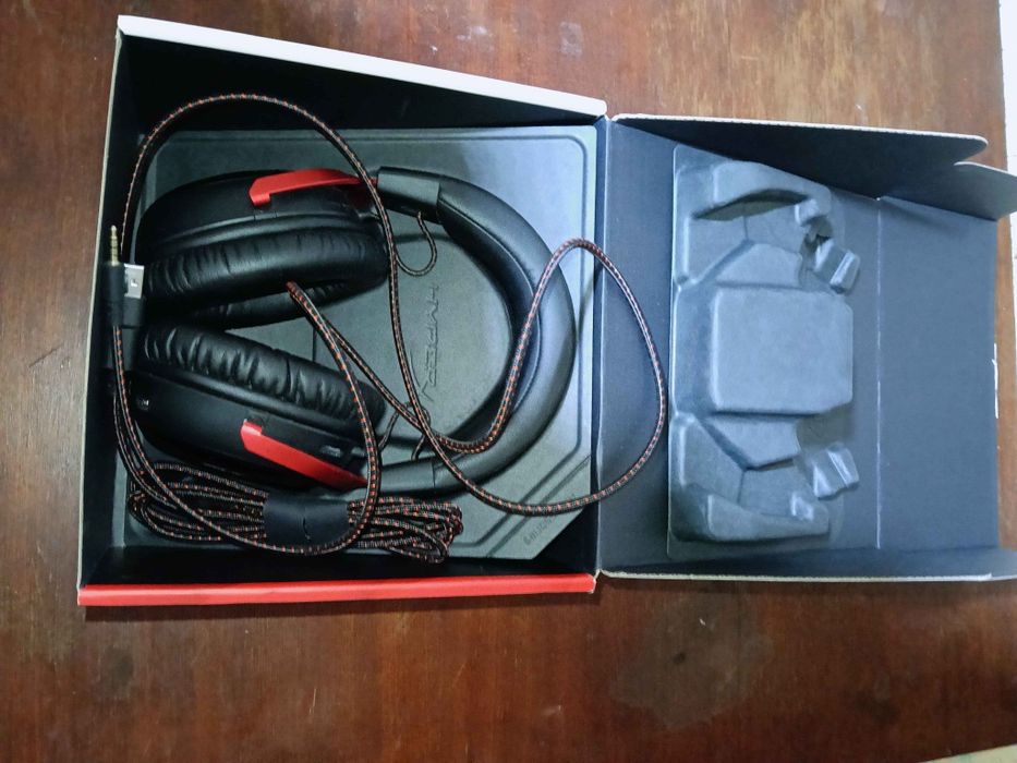 Căști HyperX Cloud III – noi, cu garanție 2-3 ani, nefolosite