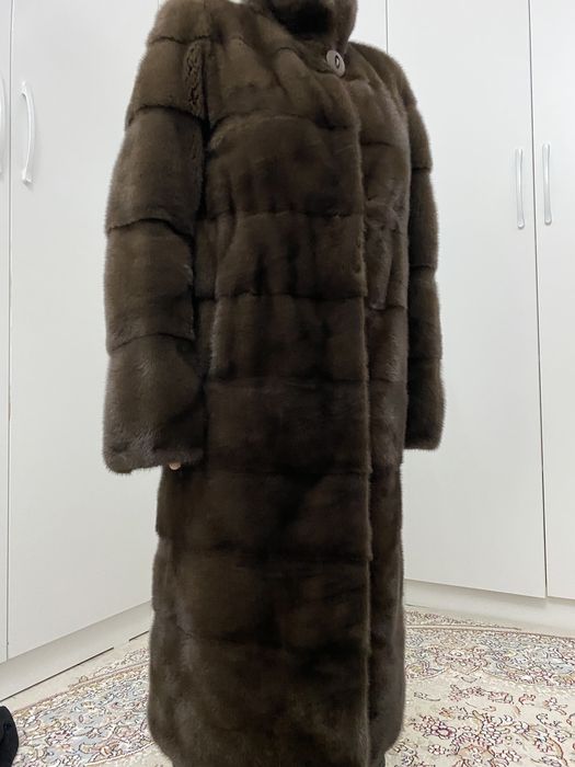 Продается зимняя шуба