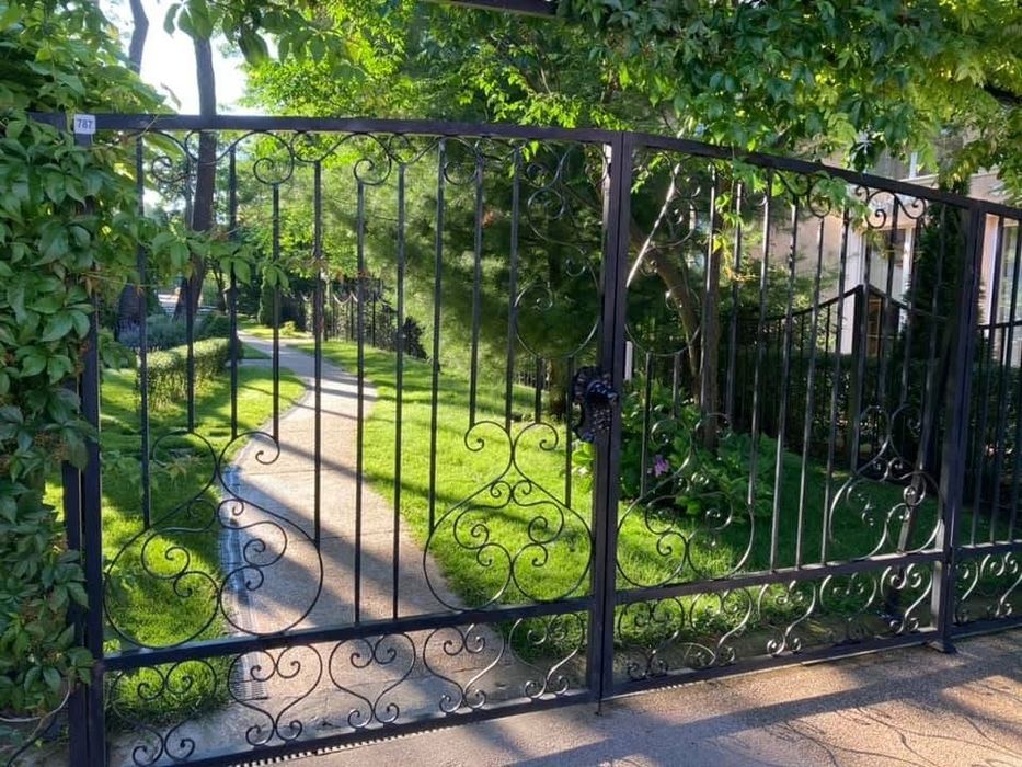 Ковано желязо- изработка и монтаж на врати и порти