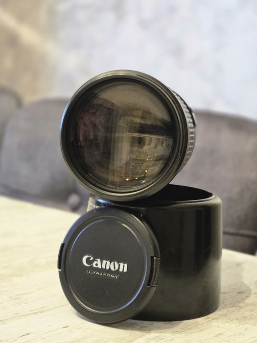 Canon 135mm f2 EF
