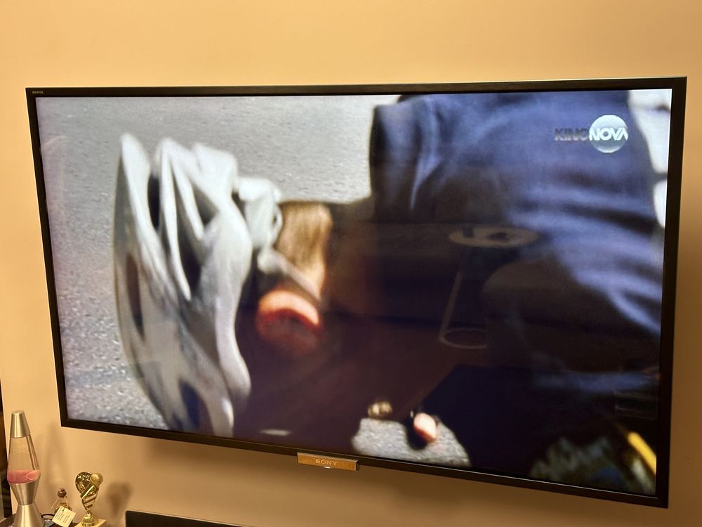 Телевизор Sony Bravia 55 инча