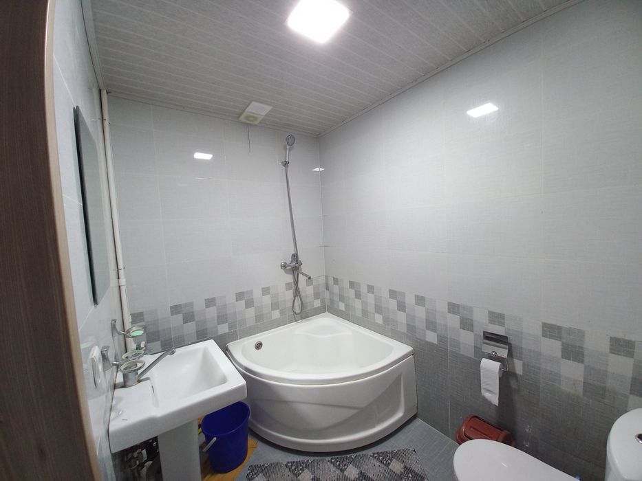 Новастройка 2 хона 4 этаж Микрорайонда жойлашган.Агентство