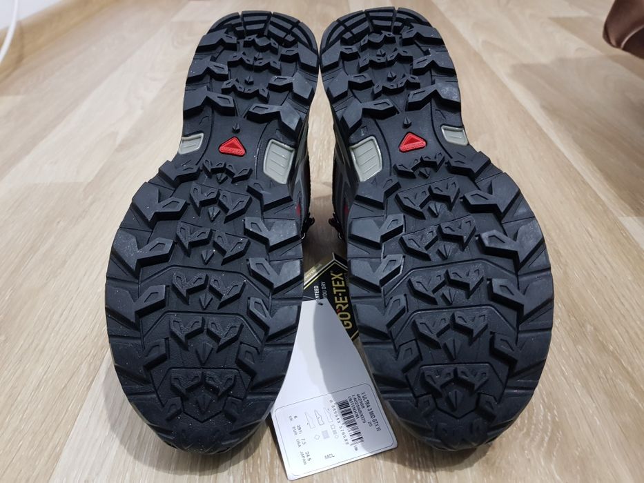 Adidasi Ghete Salomon Gore Tex mărimea 39 salewa scarpa nike