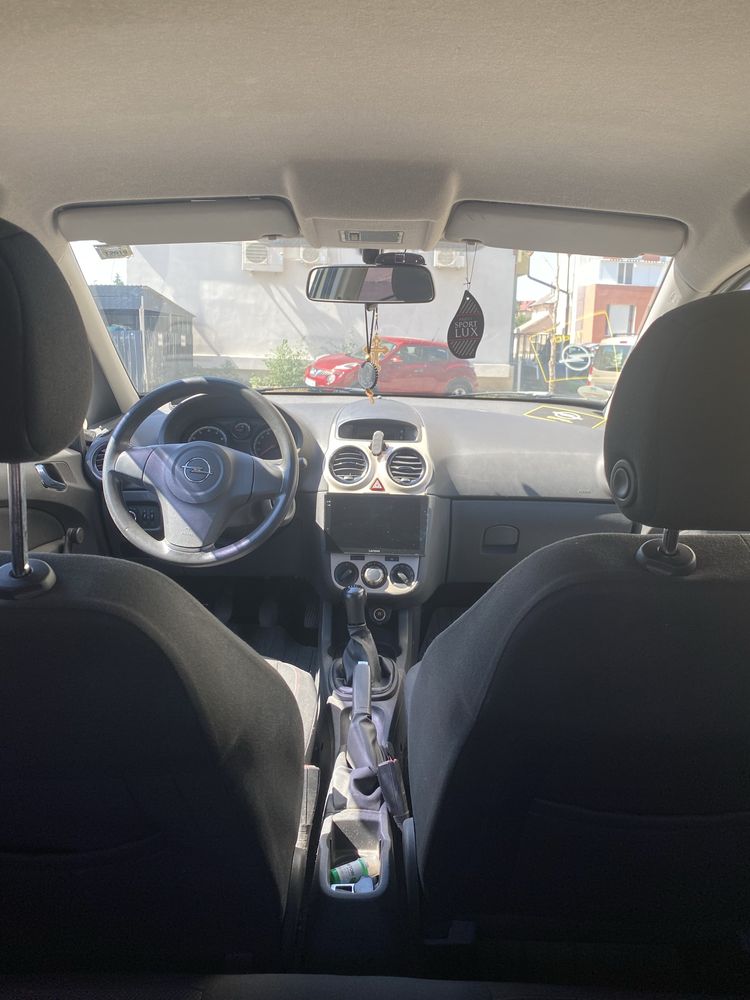 Opel corsa D 2010 1.2 benzina . 2300 euro
