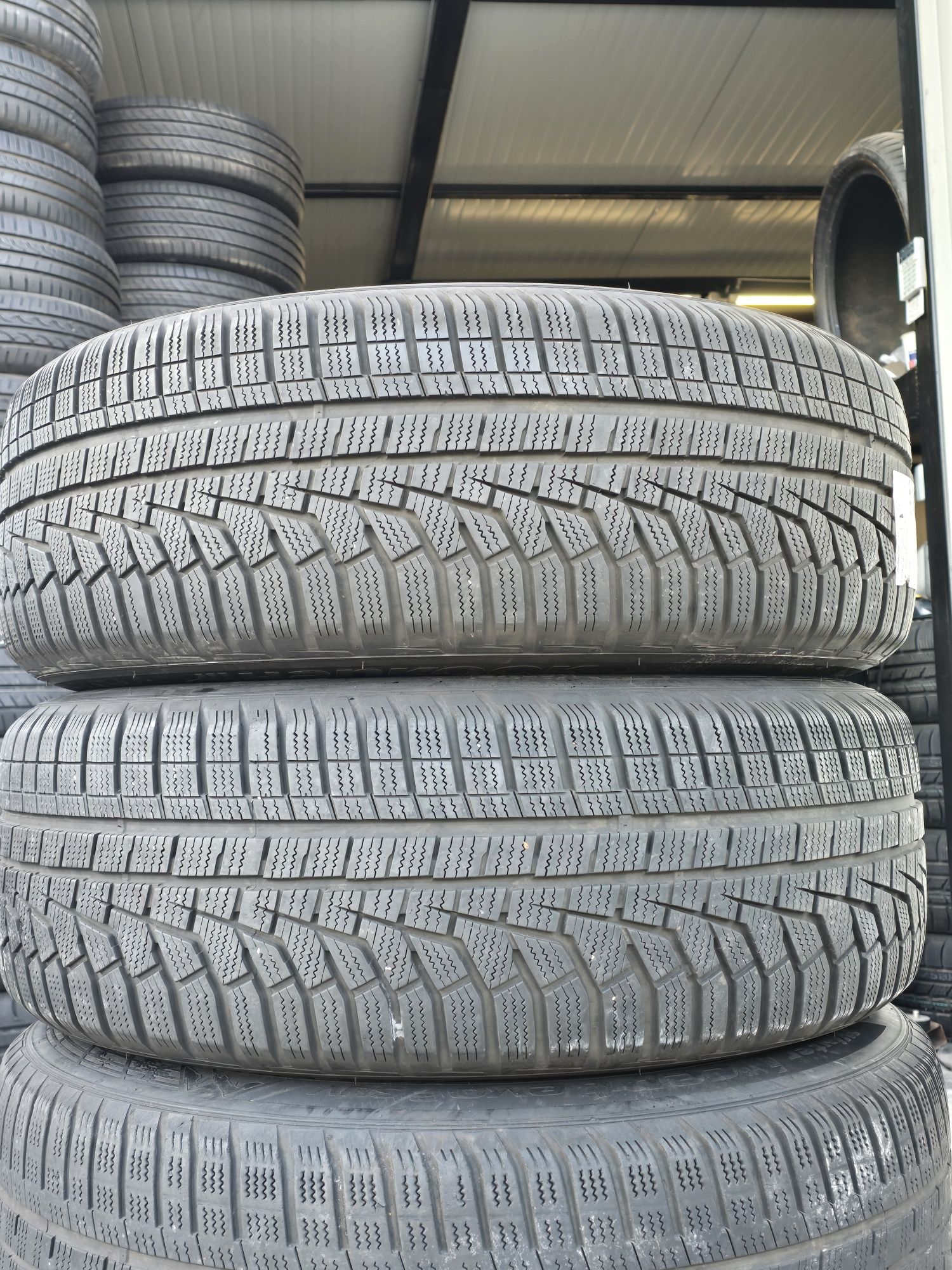 2 Броя 235/60/18 Hankook 6,5mm