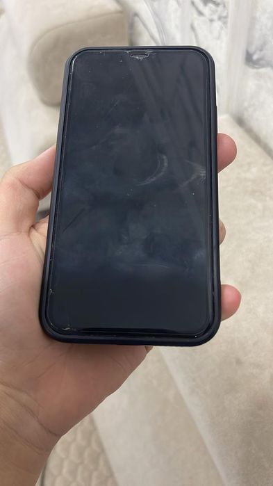 iPhone 11 — отличное состояние, всё работает!