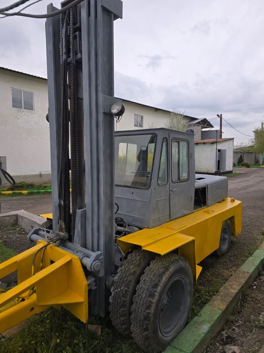 Погрузчик на базе ГАЗ52