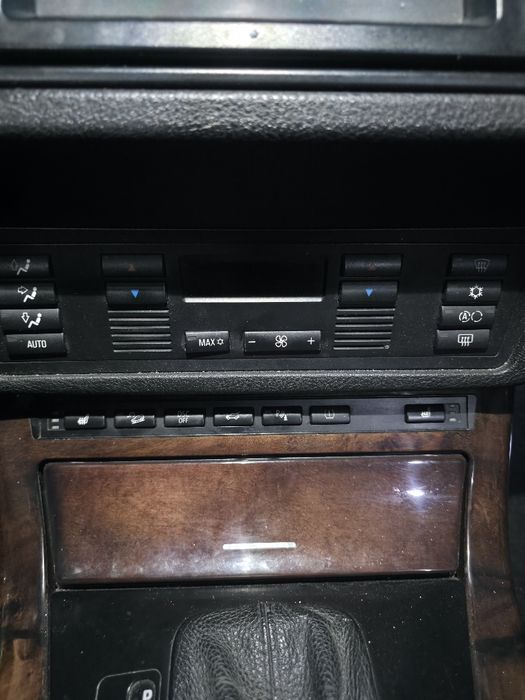 Vând sau schimb BMW X5 E53 3.0d 218 CP – 2006 – Automată Full Option