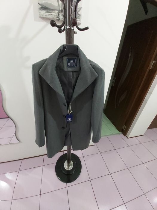 Palton lung bărbătesc, marca Giorgio, mărimea M