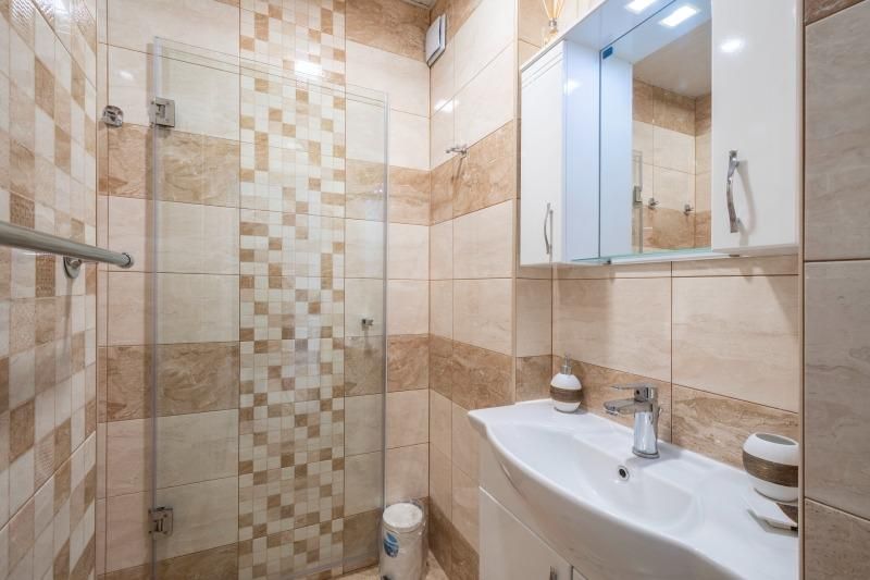 Дава се под наем Двустаен апартамент в София, Оборище - 90 кв.м за 690 € - Снимка #3