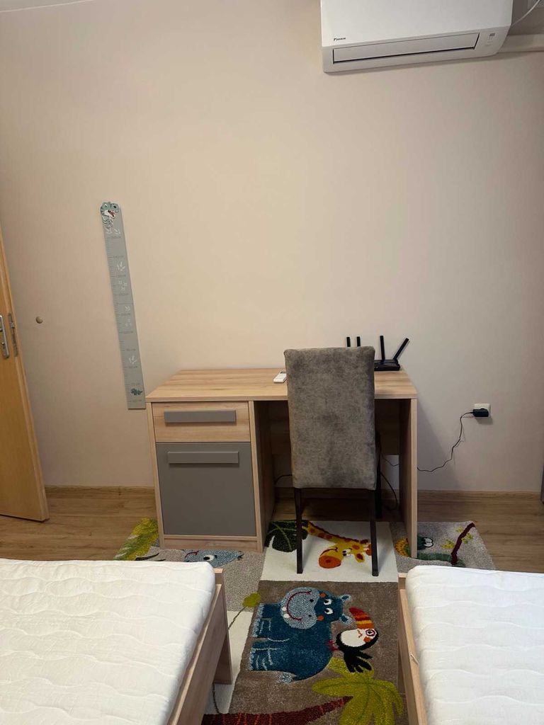 Дава се под наем Тристаен апартамент в Бургас, Възраждане - 110 кв.м за 700 € - Снимка #4