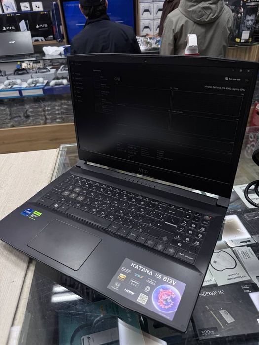 Msi Katan 15 B13V gaming noutbuk