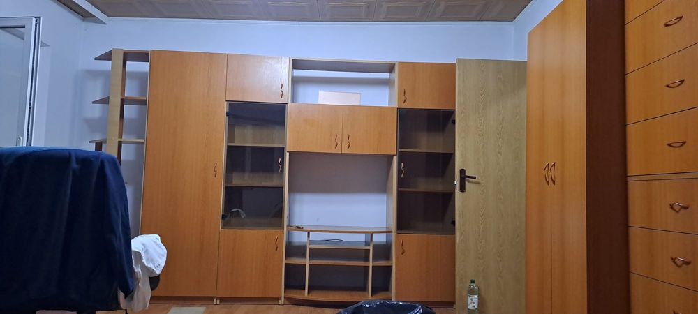 Donez mobila de sufragerie