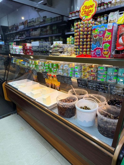 Vitrina mezeluri/ lactate / masline etc