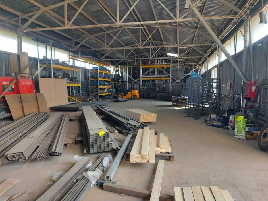 Spatiu industrial echipat cu utilaje produc. mobila,confectii metalice