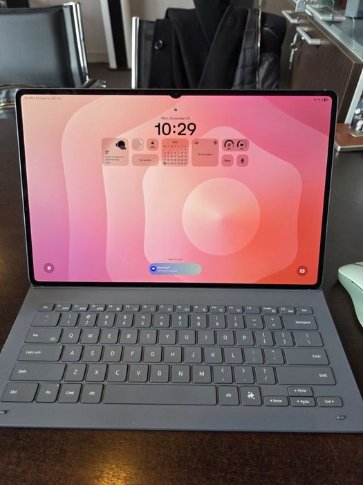 Продавам чисто нов таблет Samsung SM-X936 Galaxy tab S11 ultra