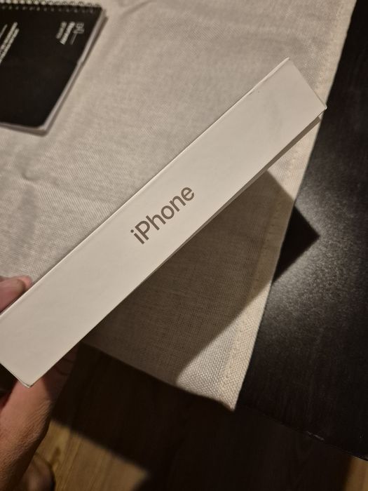 Cutie goala Iphone 16 pro