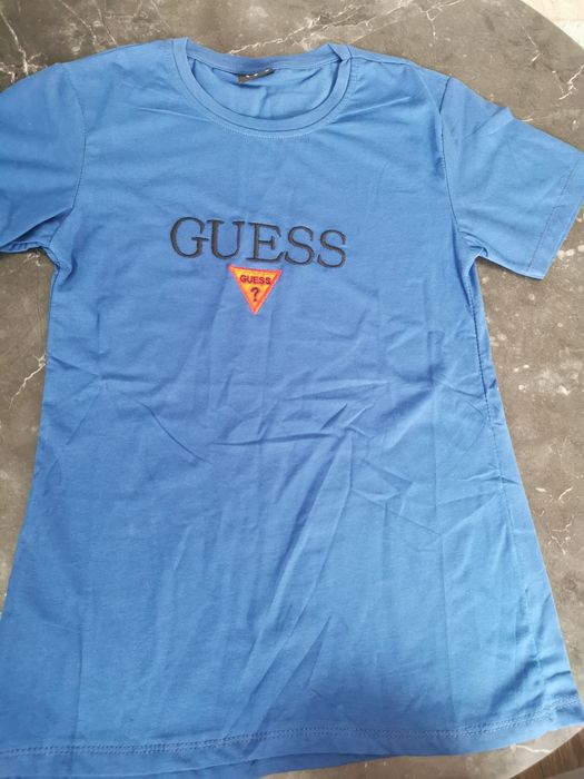 De vânzare tricou dama guess