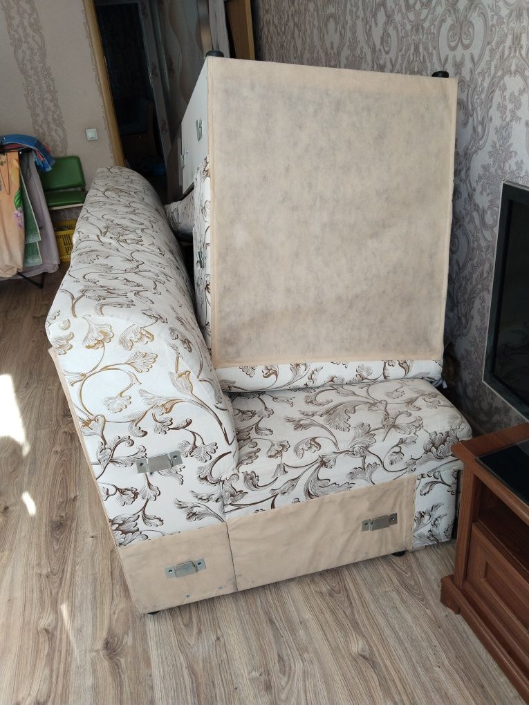 Продам угловой диван