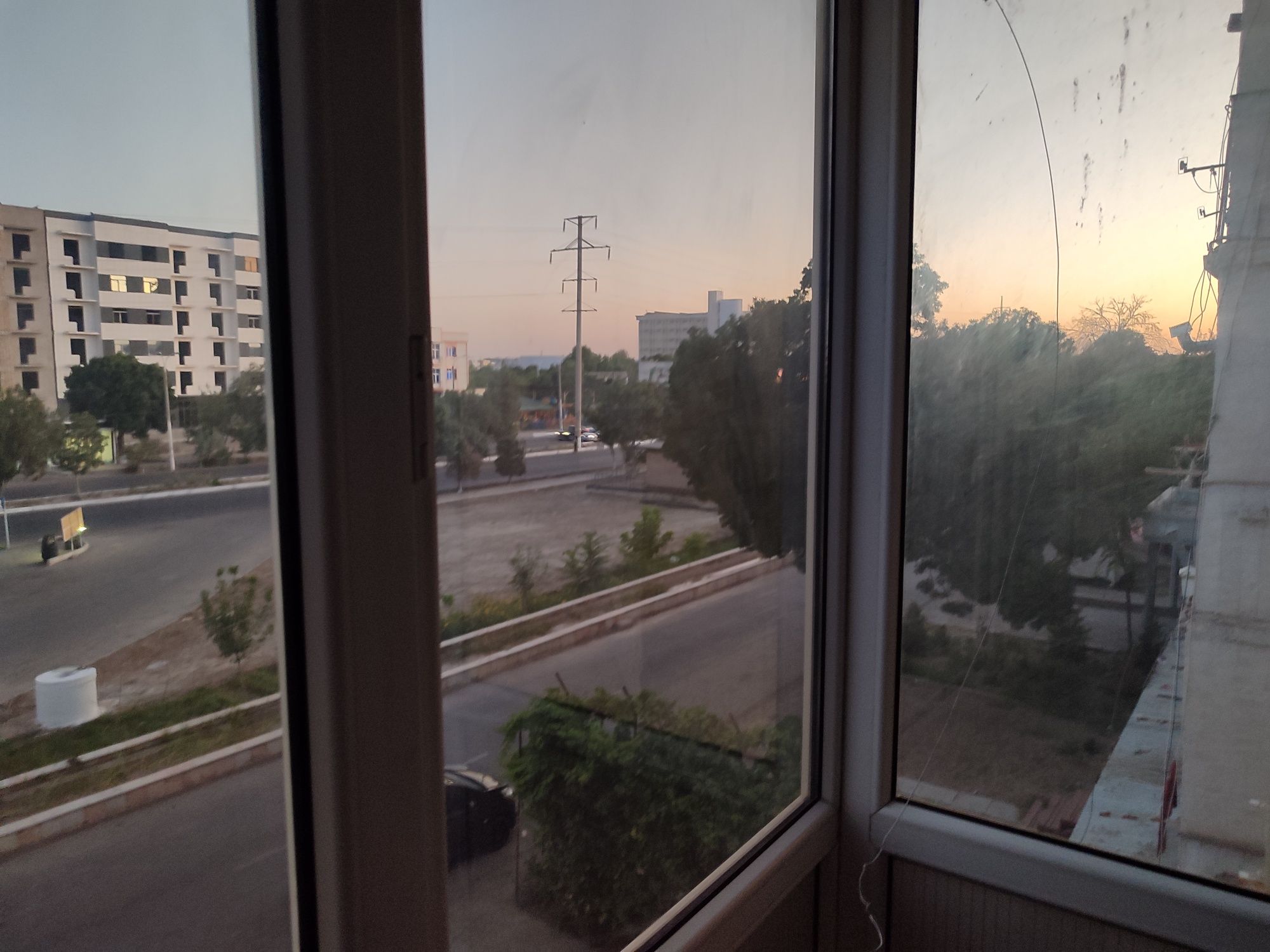 ОВИР олдида 2 хоналик уй ижарага берилади