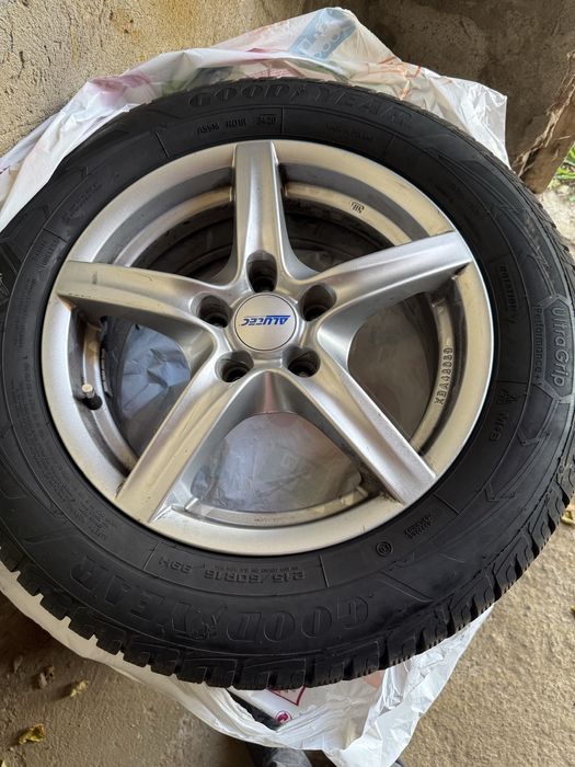 Гуми с джанти 215/60/16. 4 броя ,балансирани