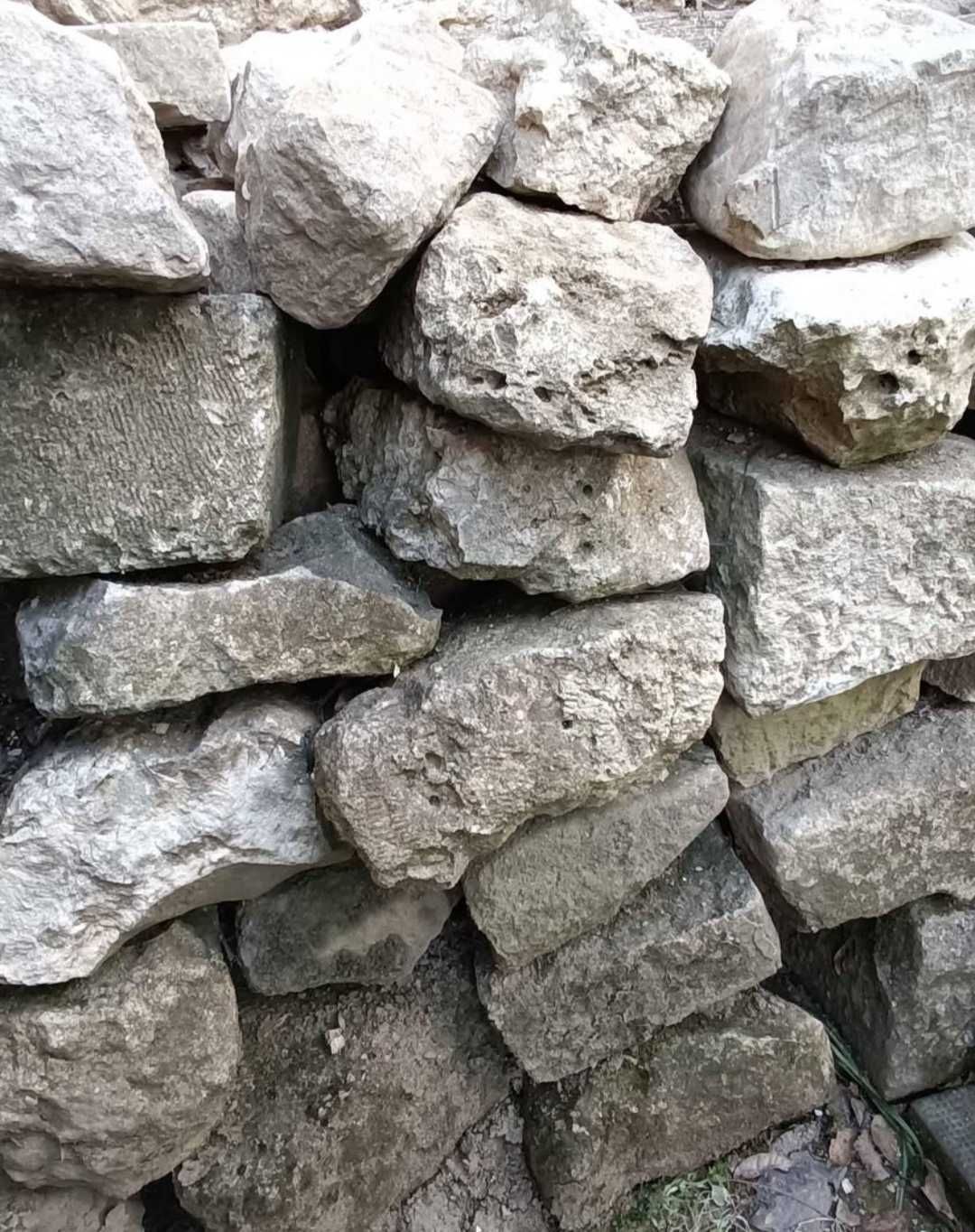 Дялани камъни за основи
