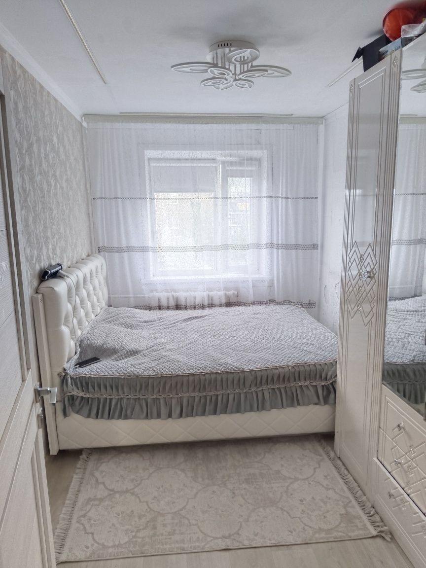 Продам 3 х комн квар. 3 мкр-18 дом- 5    этаж