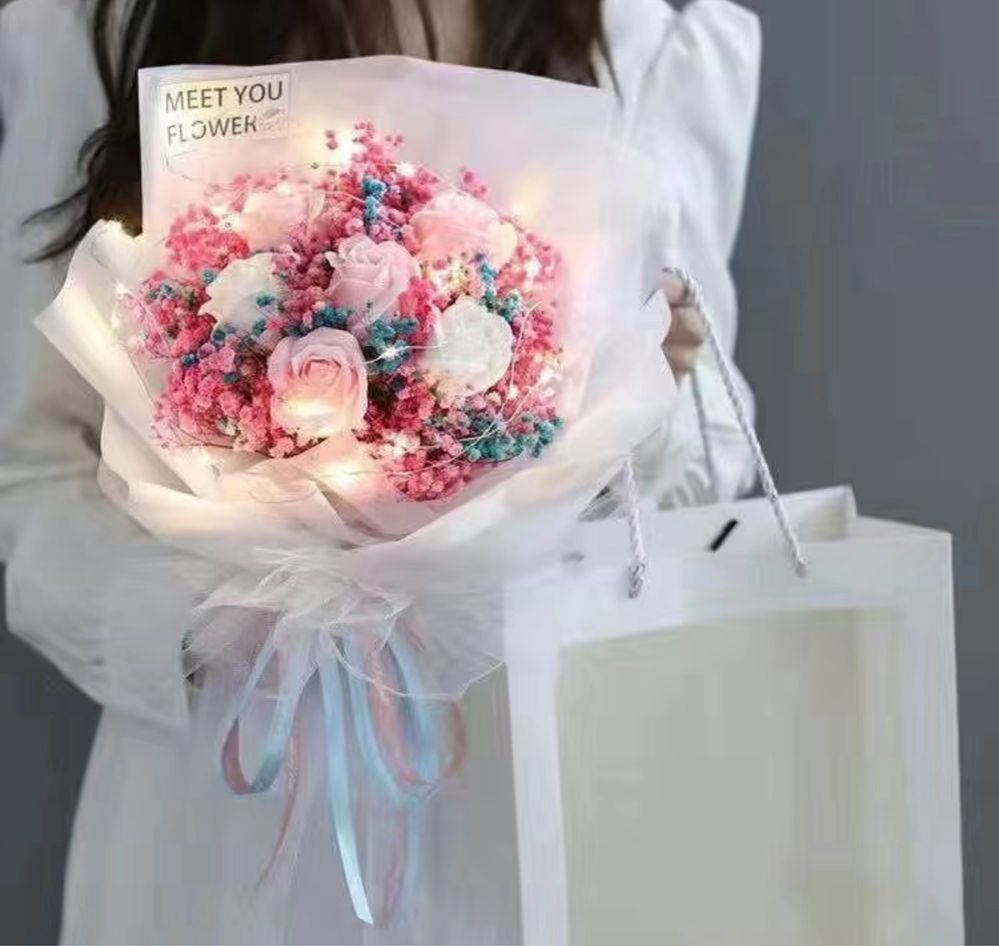 Подарок с цветком