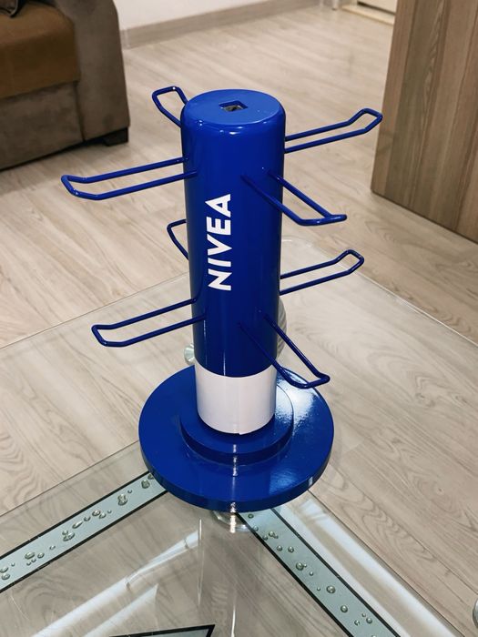 Рекламная стойка NIVEA для товаров