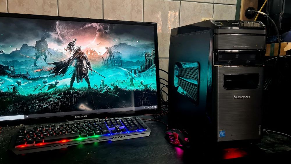 Unitate PC Low Gaming i5 4690 video 2GB R7 370 8GB RAM SSD