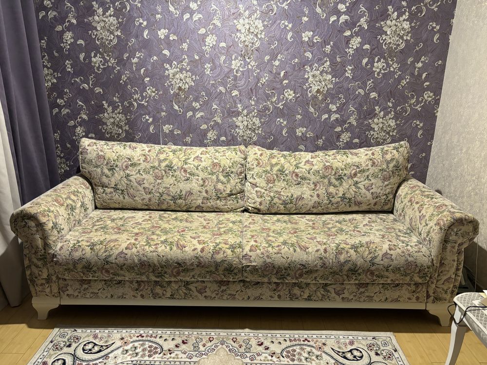 Продам качественный диван из гобелена