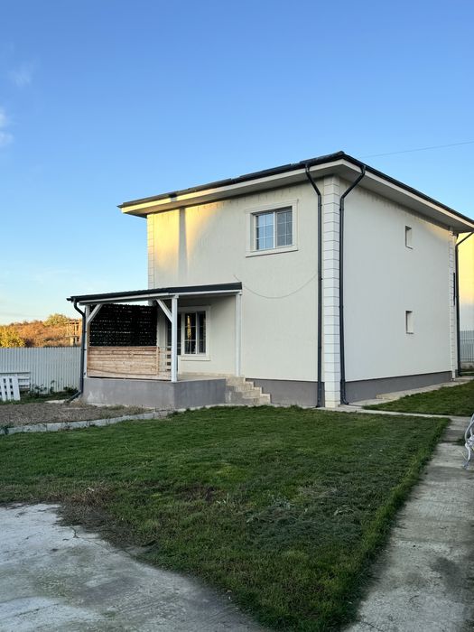 Casă P+1 la 3 minute de bd. Poitiers + teren 400 mp teren