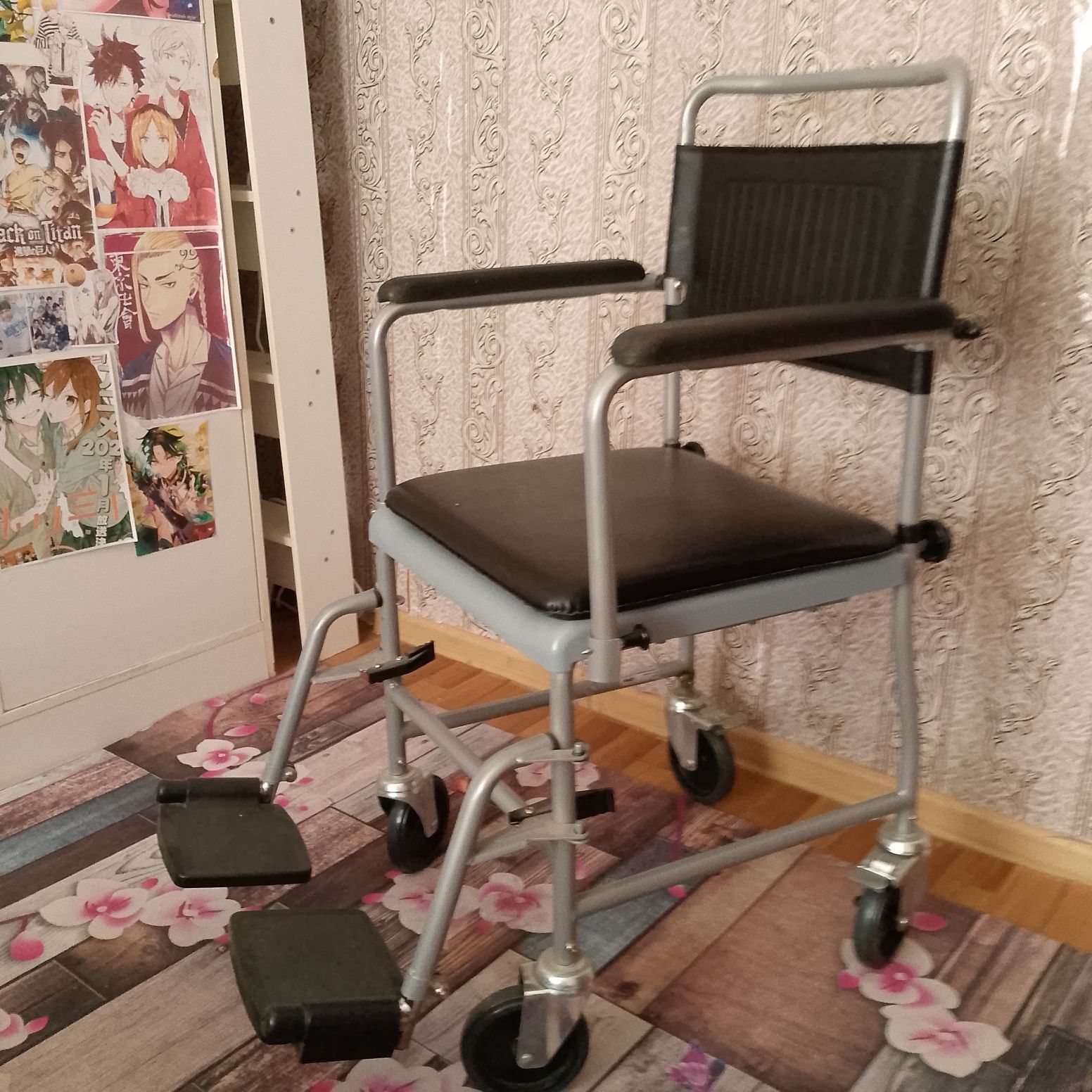 Инвалидное кресло