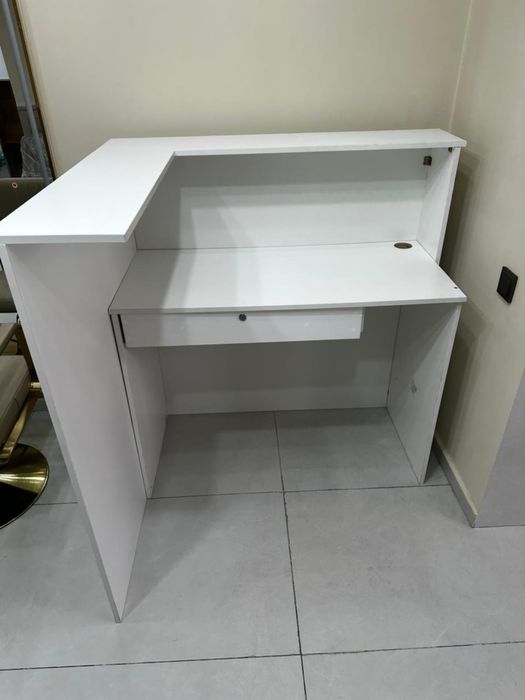 Продам ресепш в отличном состоянии 100/100