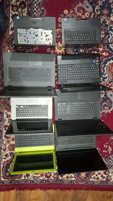 Vand sau Dezmembrez diferite modele de Laptopuri