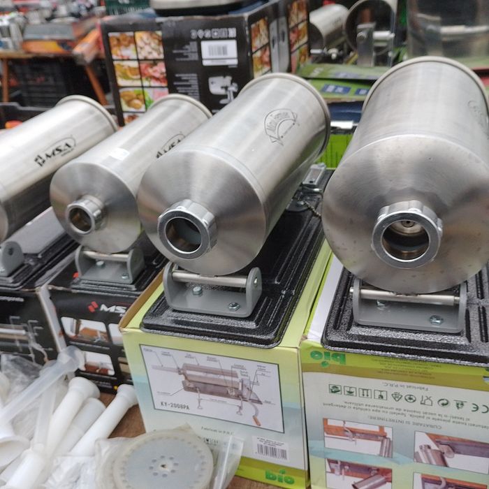 Mașina cârnați (Carnatar) orizontal de 3,4 și 5,5 kg Inox