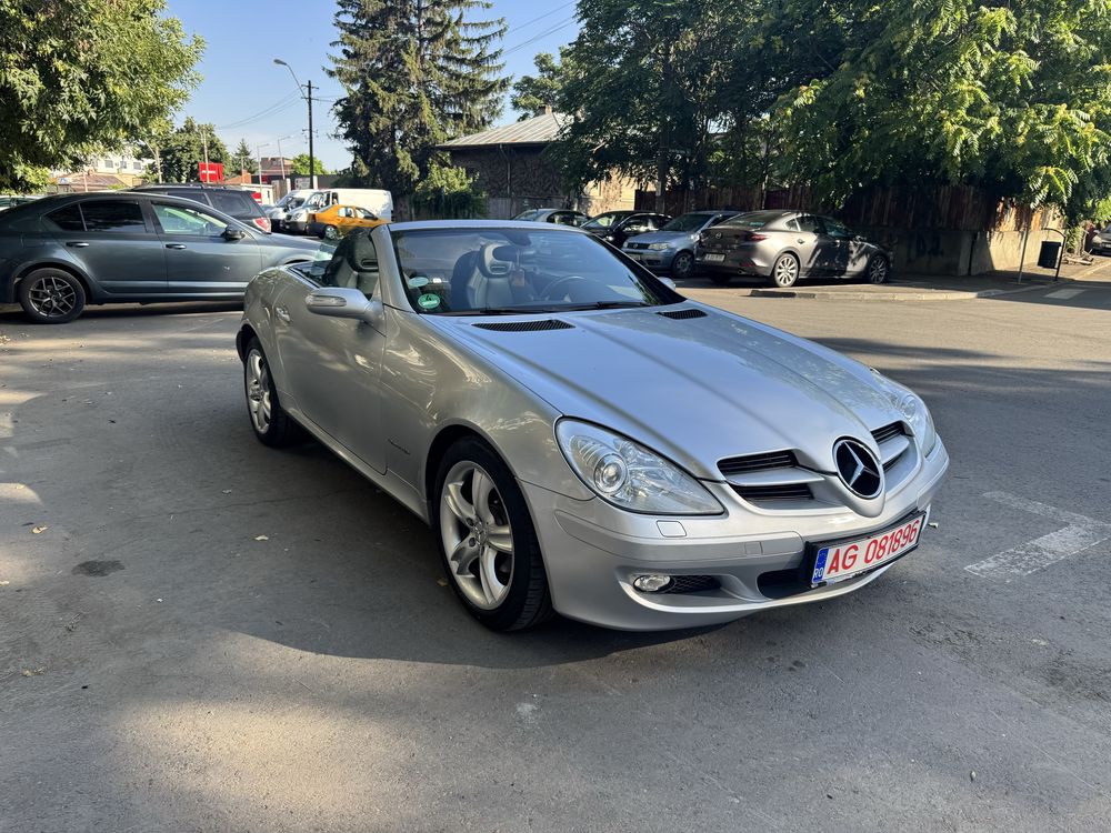 Vand/Schimb Mercedes SLK R171 2005 original carte service