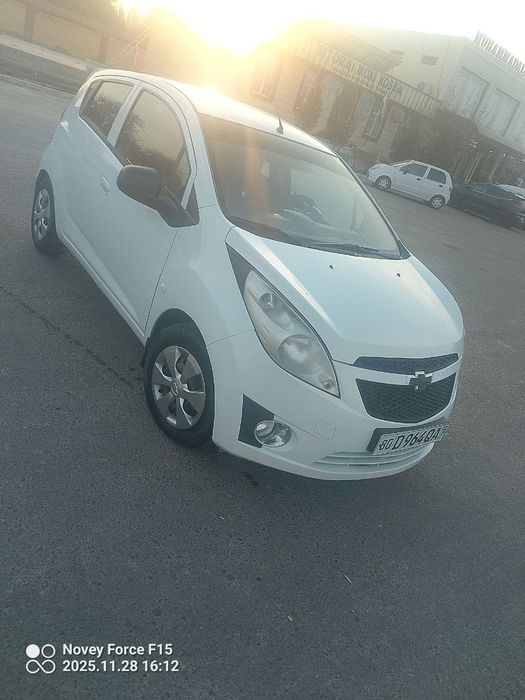 Spark avtomobil sotiladi