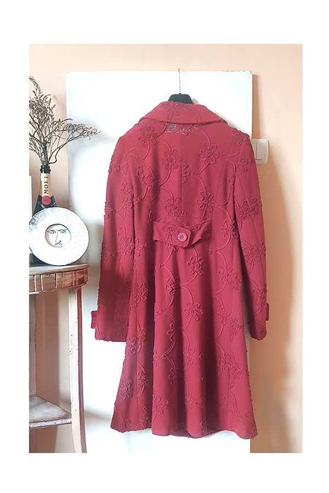 Ефектно вълнено палто, манто с флорални орнаменти от Desigual