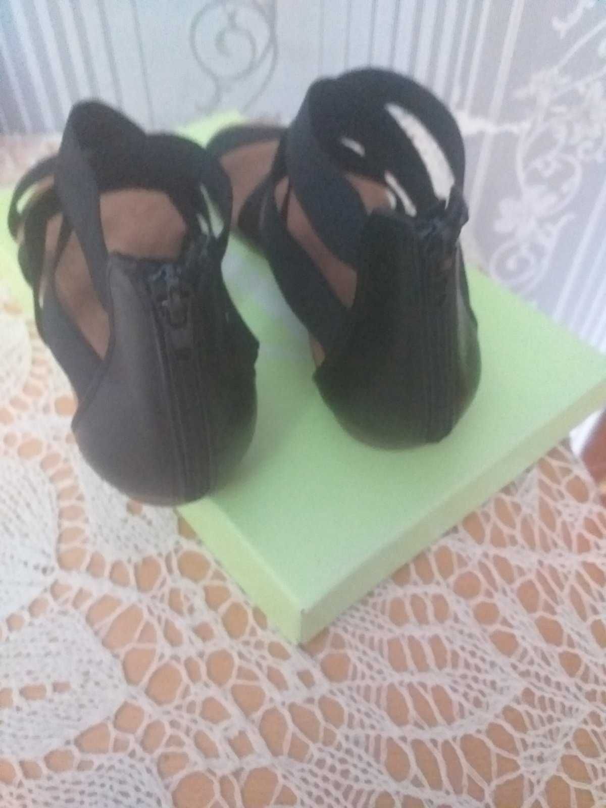 Дамски сандали черни