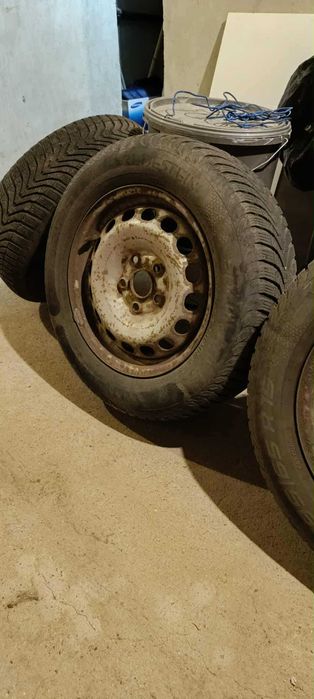 Зимни гуми Vredestein 195/65/15 с джанти