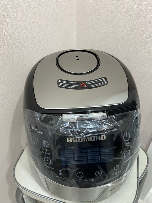 Мультиварка Redmond