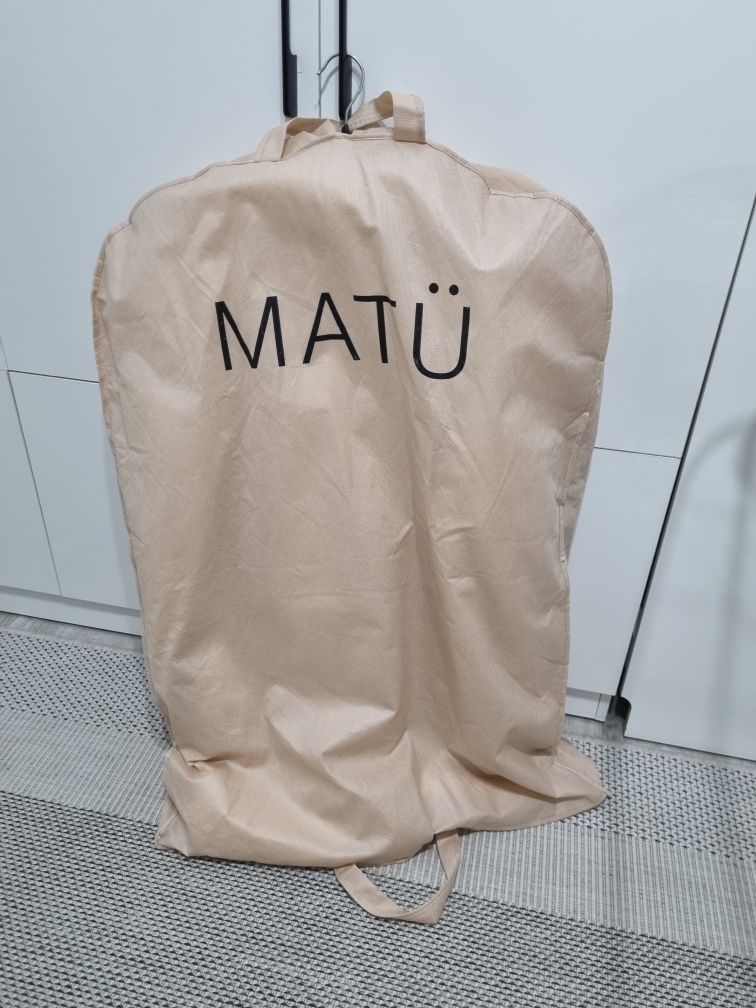 Продам белую шубу Matu